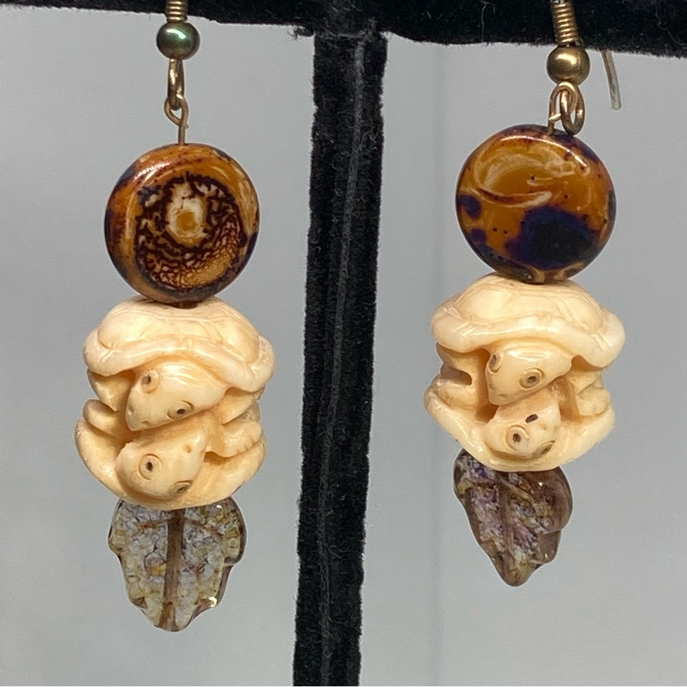 Vintage Carved Turtle Resin and Glass Dangle Earrings – Boho Artisan Style